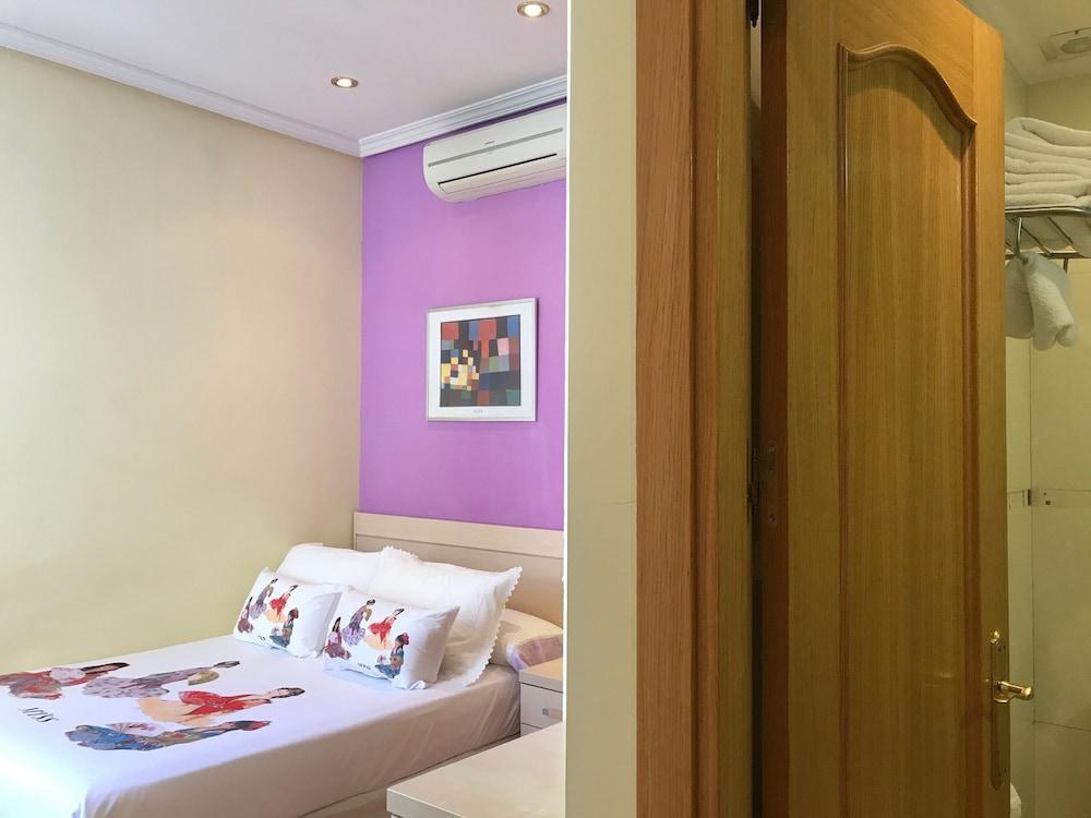 Hostal Luz - Madrid — Photos 1
